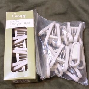 Non-slip hanger clips (20 clips total)